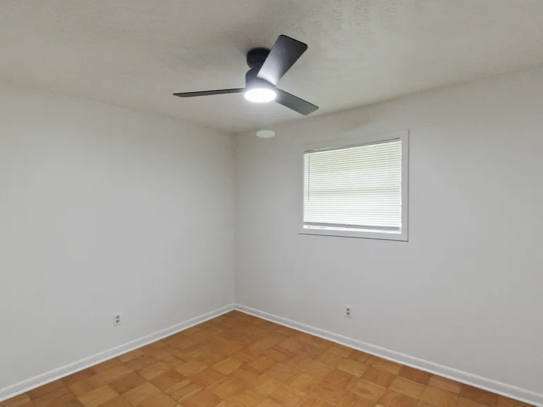 215 E Boyd St — Photo 11