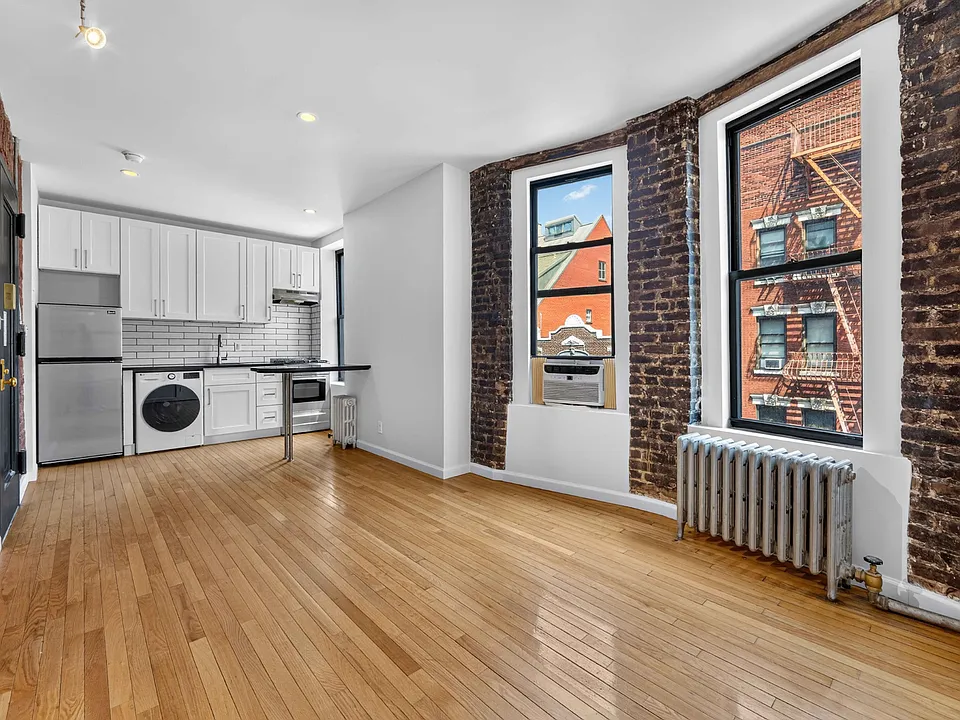 17 Prince St #8