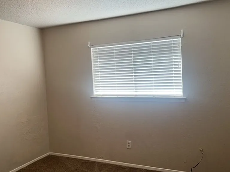 2607 San Sabastian Cir — Photo 24
