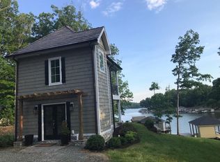 858 Oakshire Ln, Wirtz, VA 24184