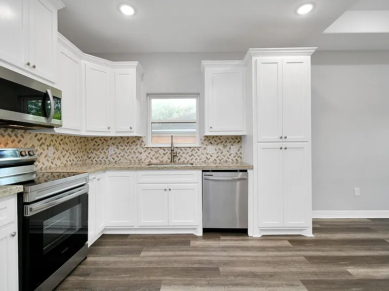 701 S Morgan St — Photo 9