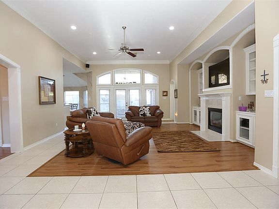 3rd image of 11722 Moccasin Ct