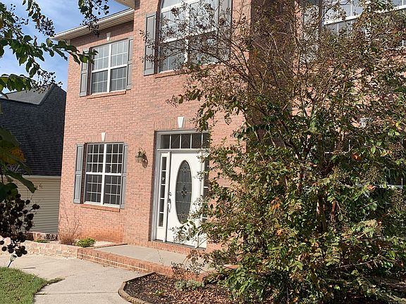 2nd image of 1217 Dreamview Ln