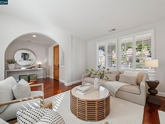 4th image of 884 Bandol Way