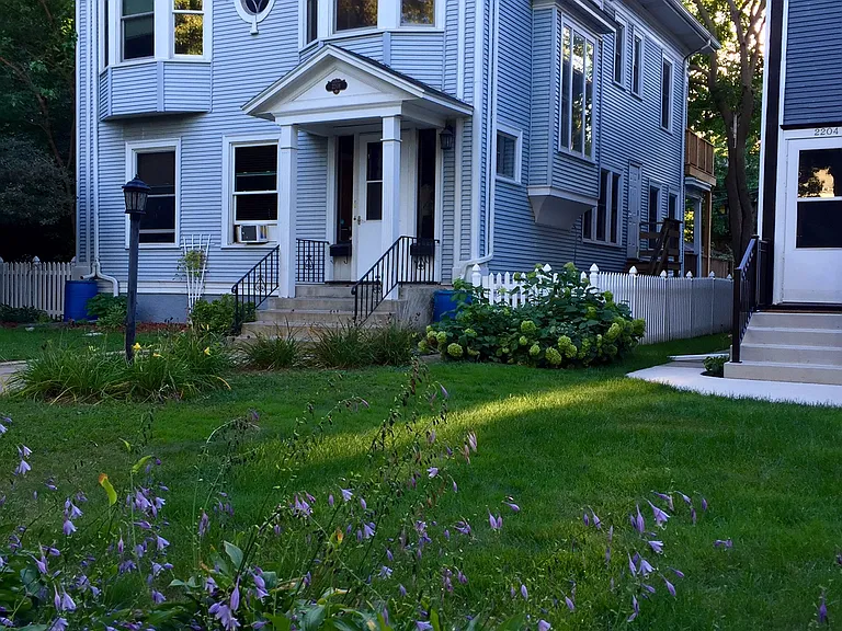 2208 Girard Ave S #2 — Photo 11