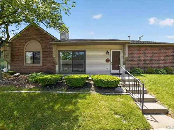 446 Water Tower Cir, Brighton, MI 48116