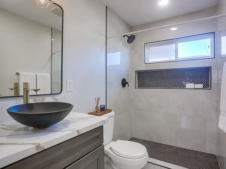 5013 Conrad Ave — Photo 43