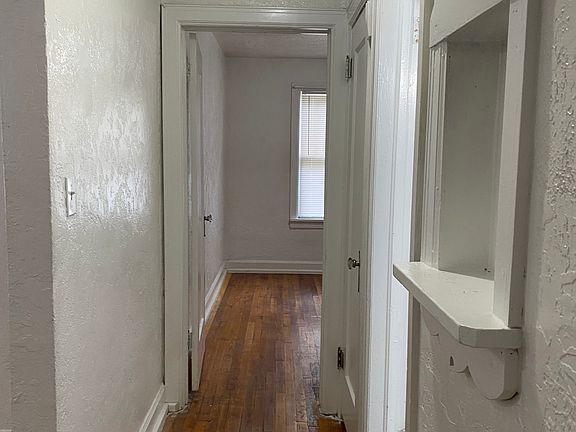 4th image of 416 NW Arlington Ave