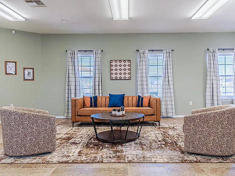 Cathy's Pointe Apartments — Photo 11