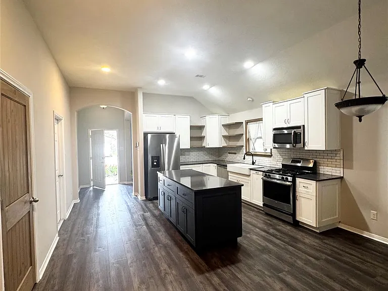 20619 Raingreen Dr — Photo 3