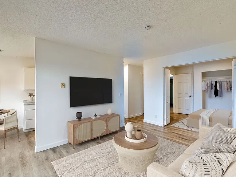 303 E 2nd St #5 — Photo 1