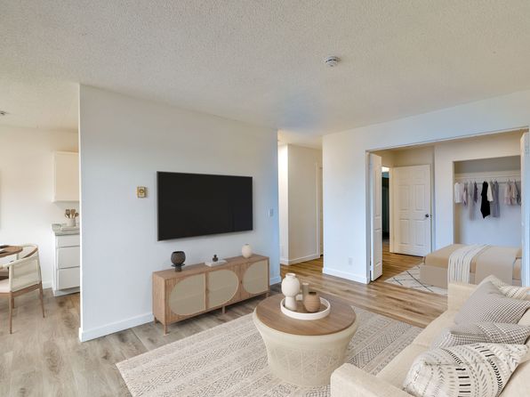 303 E 2nd St APT 5