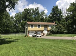 3397 Lynwood Pl, Vestal, NY 13850