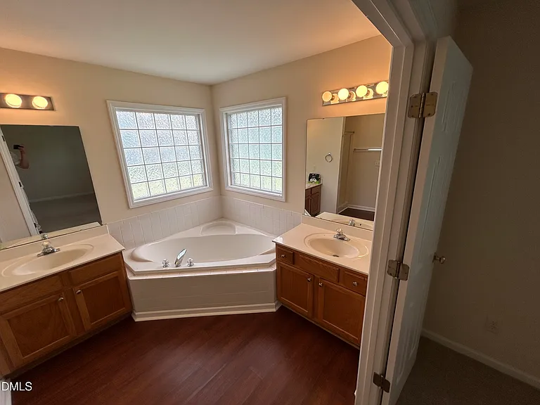 7313 Fribourg Ct — Photo 9