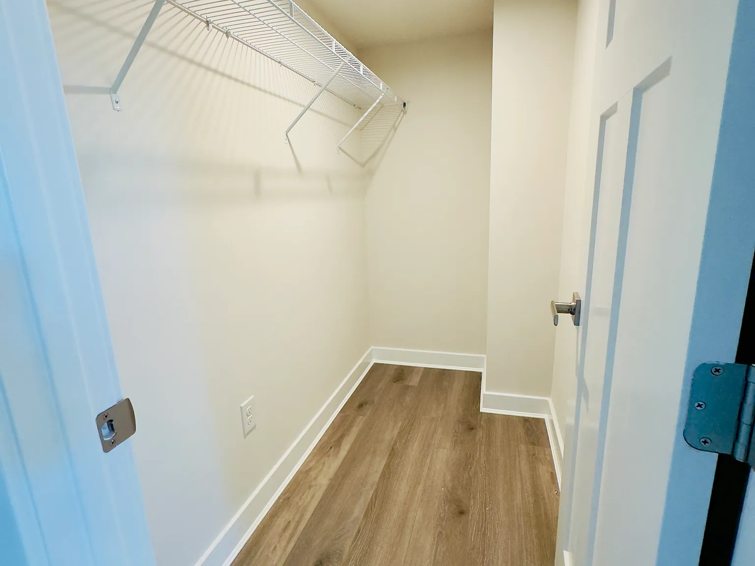 342 E Green St — Photo 3