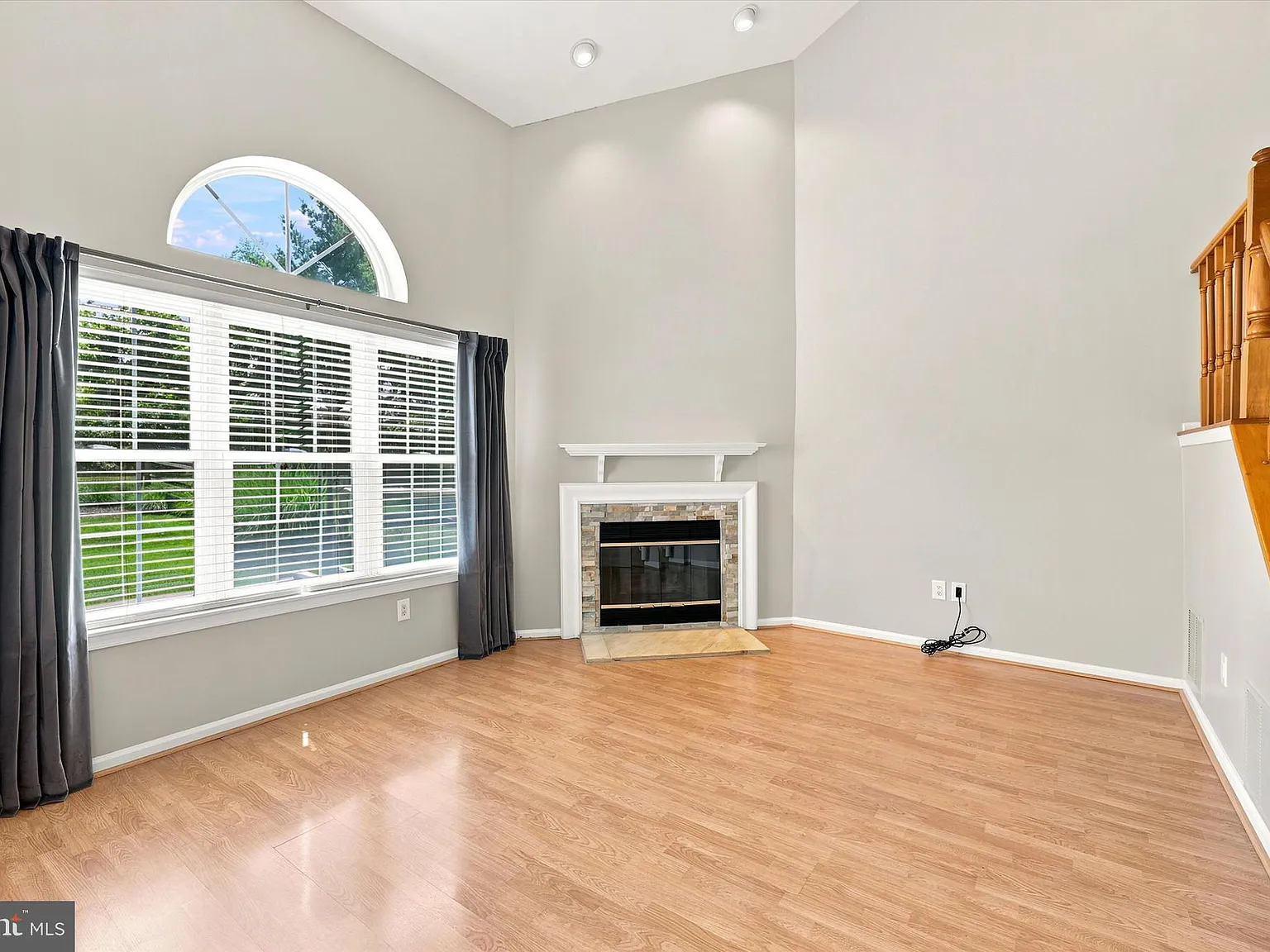 2 bed, 2.5 bath, 1731 sqft, $3,000 — Photo 4