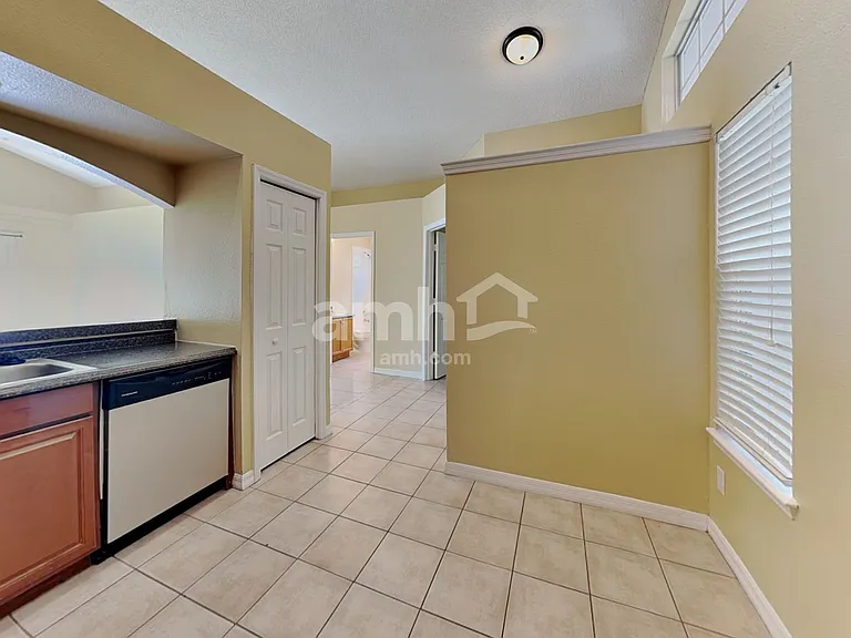 950 Woodsong Way — Photo 4