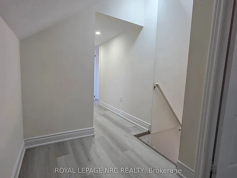 69 Vine St S #2 — Photo 3