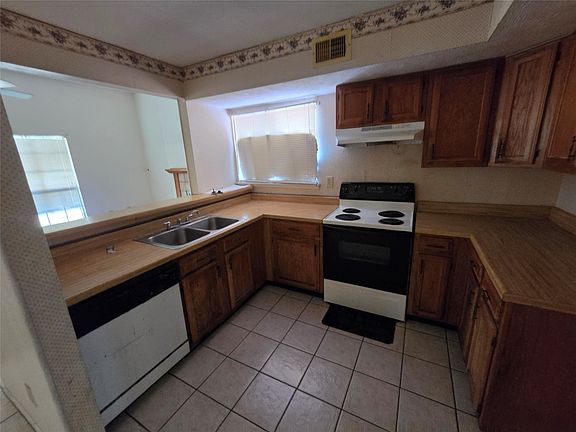 5th image of 2502 E Timberview Ln