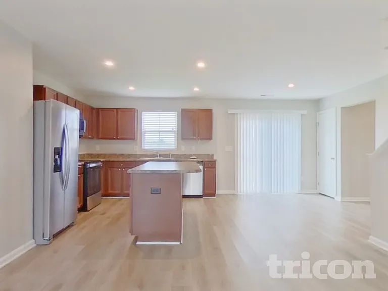656 McCormick Ln — Photo 3