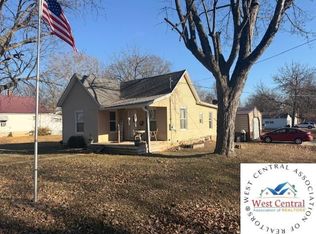 709 S Windsor St, Windsor, MO 65360