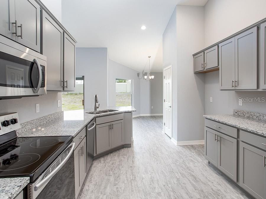 1st image of 113 Cloverbrook Trl
