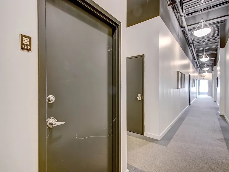 2514 Abercorn St #205 — Photo 47