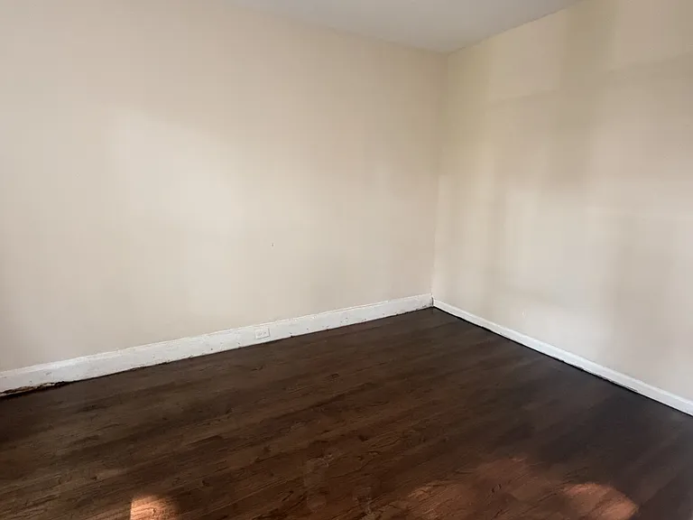 373-375 Blatchley Ave #2C — Photo 4