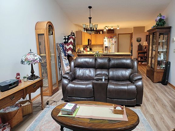 4th image of 4447 Pepper Dr