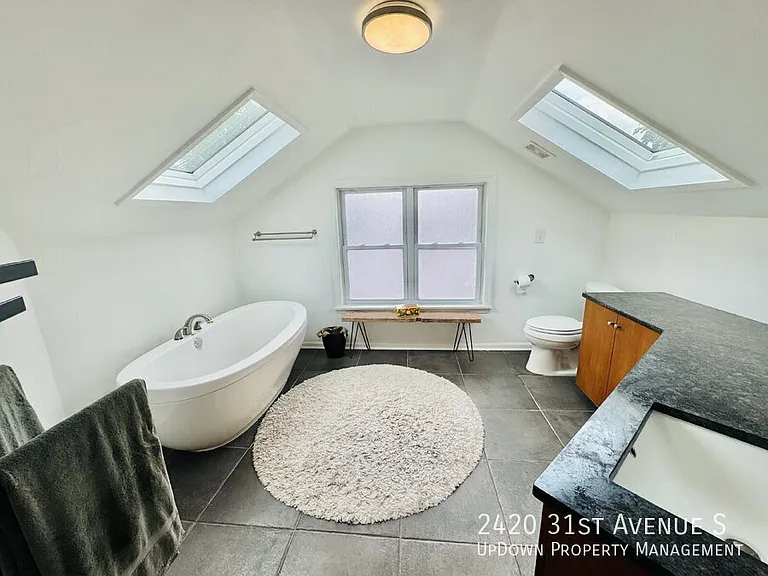 2420 31st Ave S — Photo 17