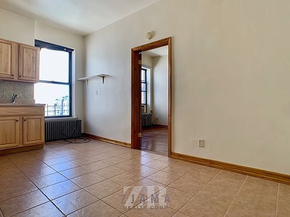 3rd image of 1325 Pacific St #7