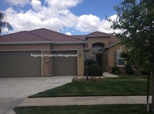 3059 Rialto Ave, Clovis, CA 93619