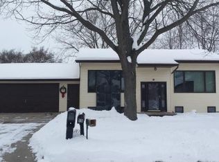 14 Sunray Ct, Appleton, WI 54915