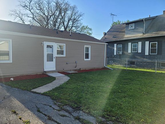 2nd image of 14816 Perry Ave