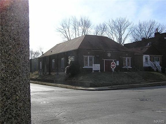 4th image of 4200 Blaine Ave