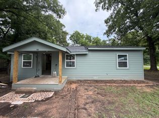 102 E McGee St, New Boston, TX 75570