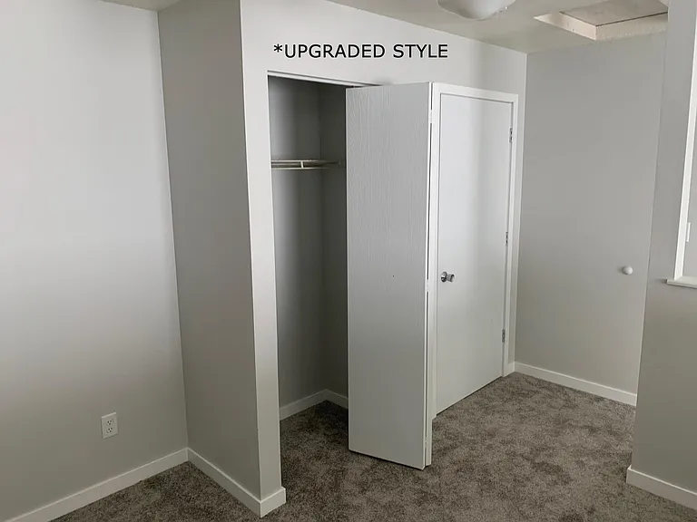 320 E Burlington St #3 — Photo 7