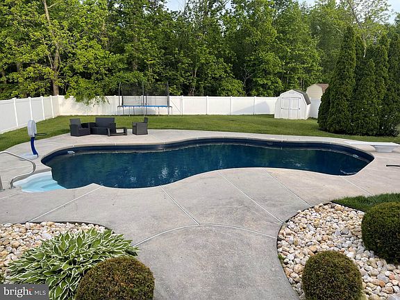 4th image of 114 Bunker Hill Dr
