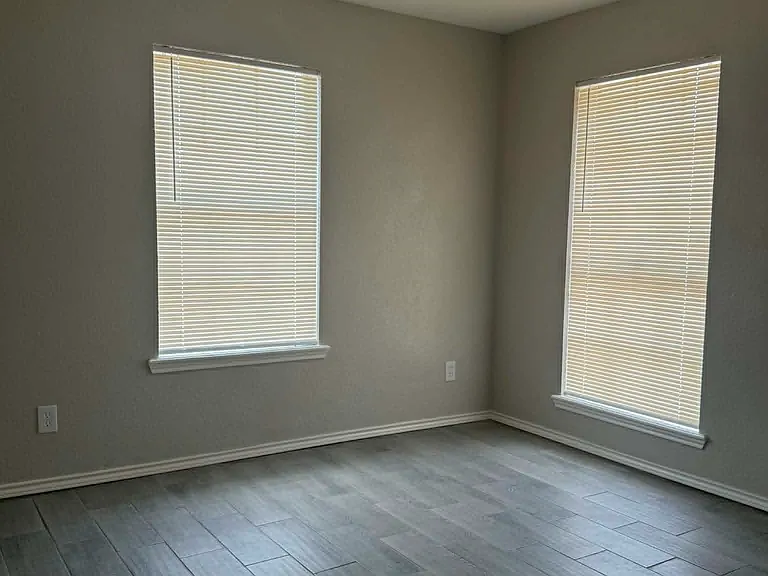 124 Maerose Ave — Photo 10