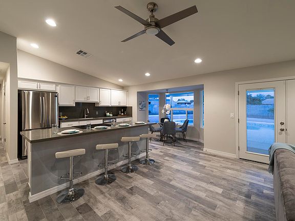 4th image of 3541 E Anderson Dr