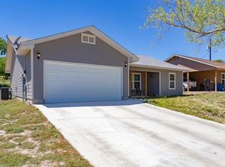 607 Main St, Ingram, TX 78025