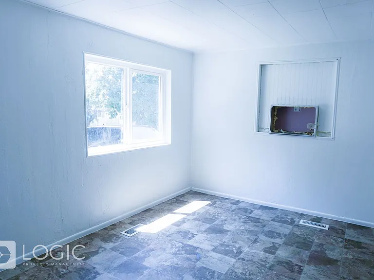1238 Oak St #1 — Photo 4