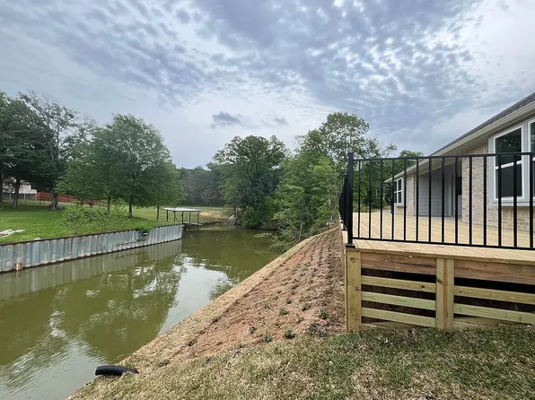 110 St Francis Dr, Gun Barrel City, TX 75156