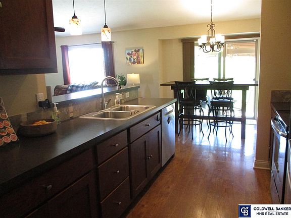 3rd image of 8001 Mandalay Dr