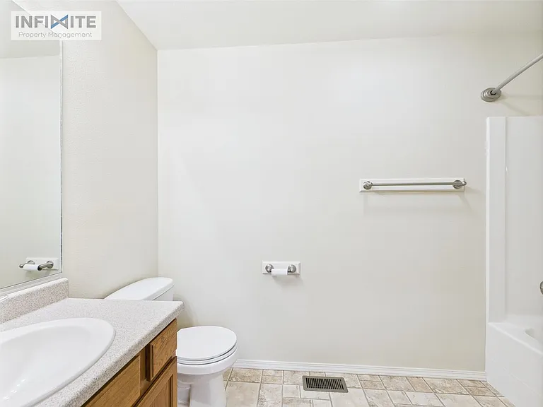1112 Longbow Ln #3B — Photo 17