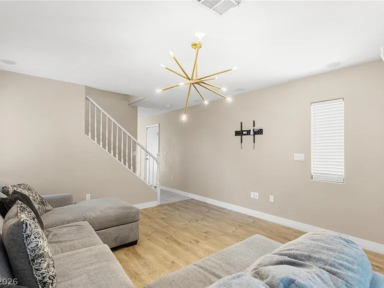 3647 McMurty Ct — Photo 6
