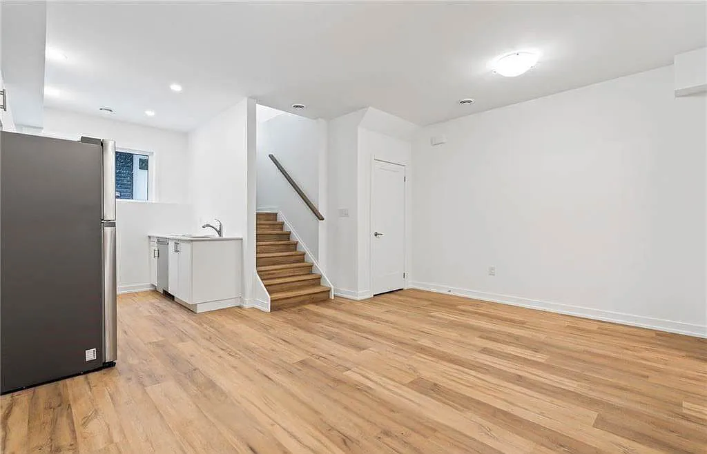 781 Clare Ave - 214 — Photo 2