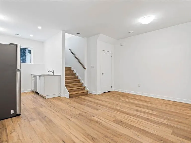 781 Clare Ave #214 — Photo 2