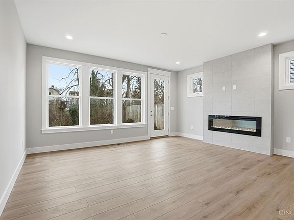 4th image of 3309 Bach Ave