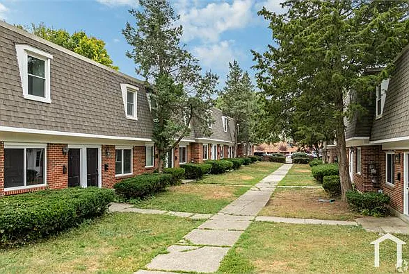 2 bed, 1050 sqft, $1,010 — Photo 3